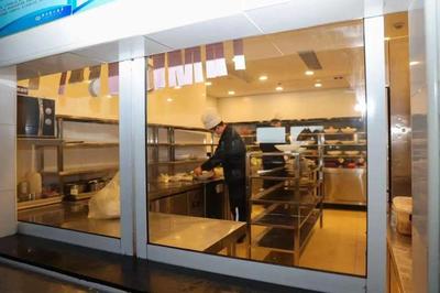 明廚亮灶，安心之選 金山27家餐飲企業在線展示餐食制作過程獲評